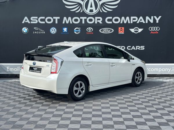 Toyota Prius Hatchback, Petrol Hybrid, 2014, White