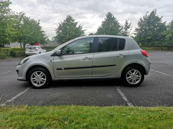Renault Clio Hatchback, Petrol, 2007, Silver