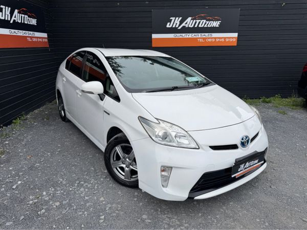 Toyota Prius Hatchback, Petrol Hybrid, 2014, White
