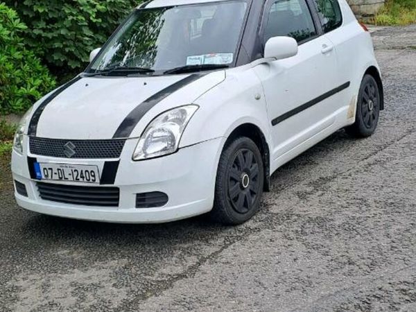 Suzuki Swift Hatchback, Petrol, 2007, White
