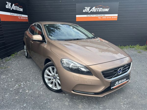 Volvo V40 Hatchback, Petrol, 2013, Brown