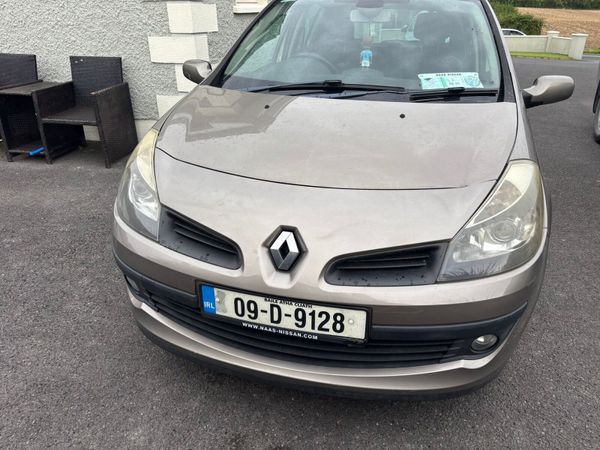 Renault Clio Hatchback, Ethanol Petrol, 2009, Gold