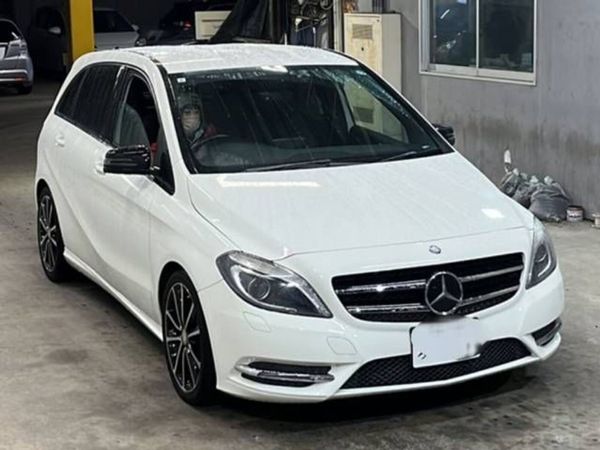 Mercedes-Benz B-Class Hatchback, Petrol, 2013, White