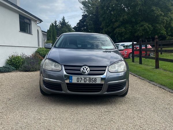 Volkswagen Jetta Saloon, Petrol, 2007, Grey