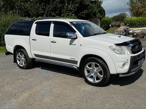 Toyota Hilux Pick Up, Diesel, 2011, White
