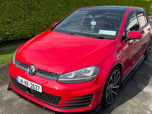 Volkswagen Golf Hatchback, Diesel, 2014, Red