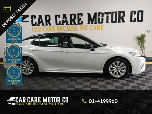 Toyota Camry Saloon, Hybrid, 2018, White