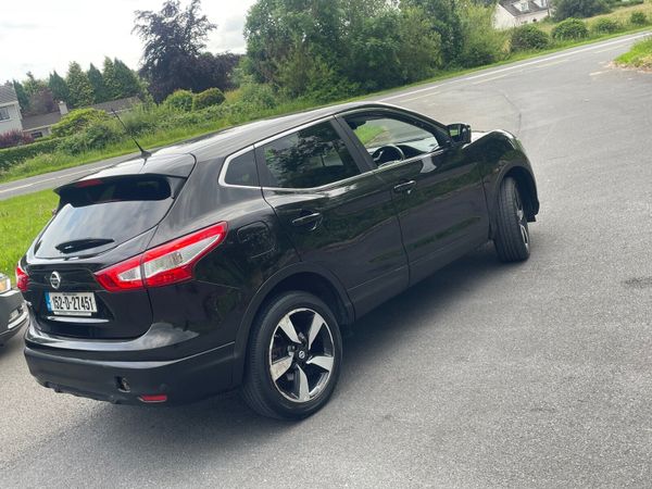 Nissan Qashqai Hatchback, Petrol, 2015, Black
