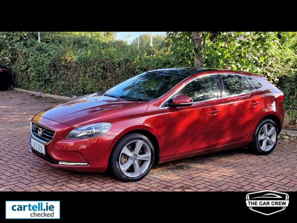 Volvo V40 Hatchback, Diesel, 2013, Red