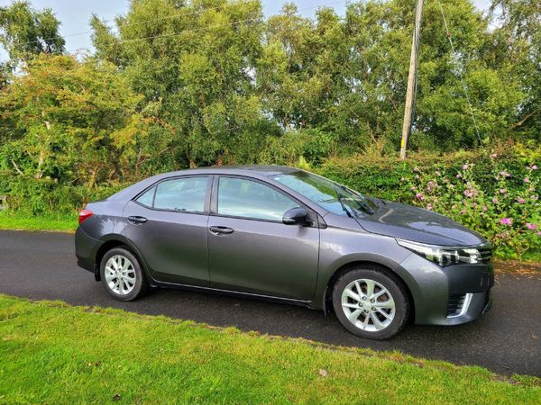 Toyota Corolla Saloon, Diesel, 2016, Grey