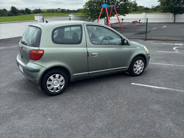 Toyota Yaris Hatchback, Petrol, 2004, Green