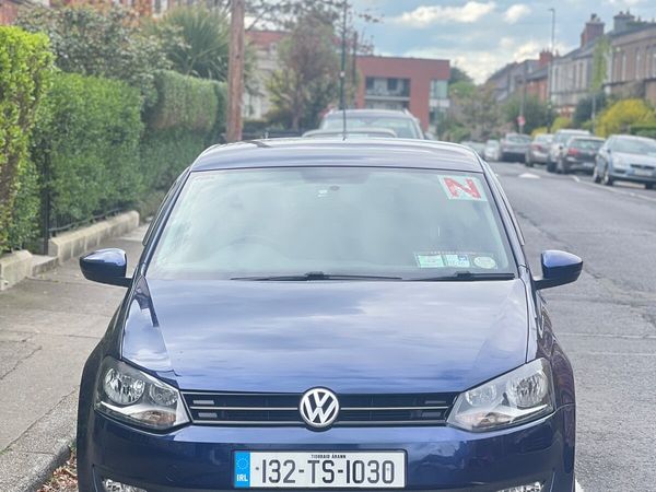 Volkswagen Polo Hatchback, Petrol, 2013, Blue