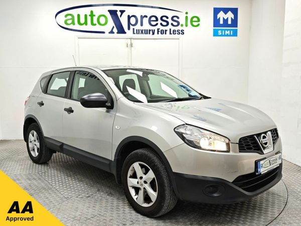 Nissan Qashqai MPV, Petrol, 2013, Silver