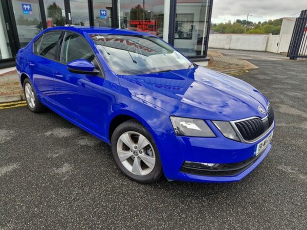 Skoda Octavia Hatchback, Petrol, 2019, Blue