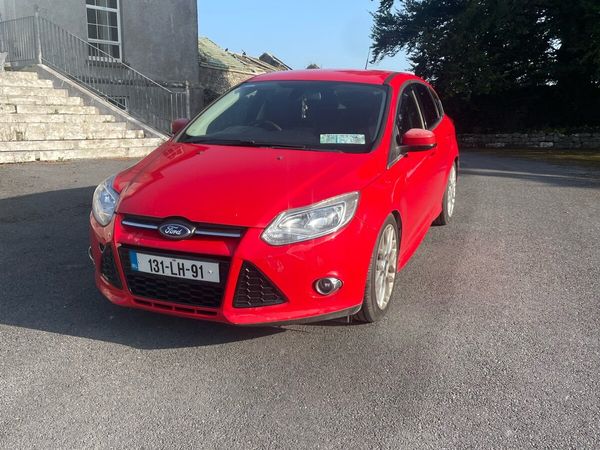 Ford Focus Hatchback, Diesel, 2013, Red