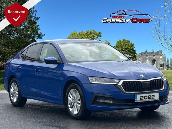Skoda Octavia Hatchback, Diesel, 2022, Blue