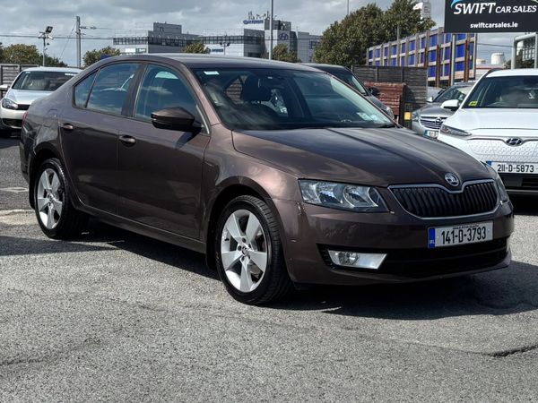 Skoda Octavia Saloon, Diesel, 2014, Brown