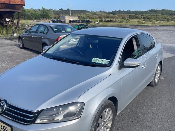 Volkswagen Passat Saloon, Diesel, 2013, Silver