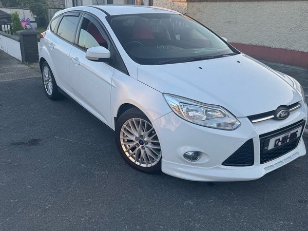Ford Focus Hatchback, Diesel, 2012, White