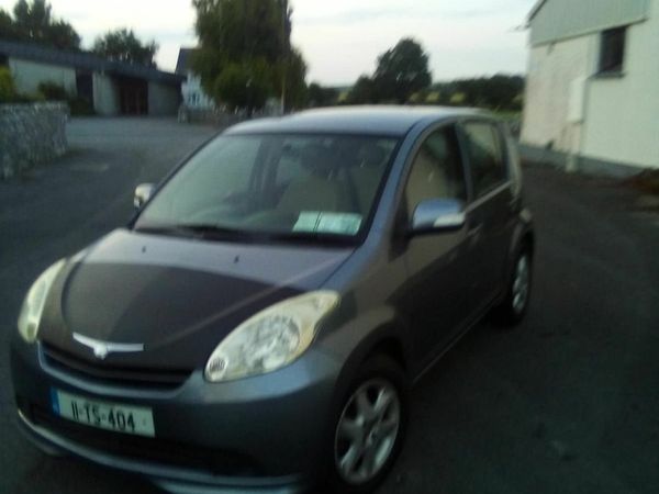 Toyota Yaris Hatchback, Petrol, 2011, Grey