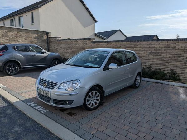 Volkswagen Polo Hatchback, Petrol, 2009, Silver