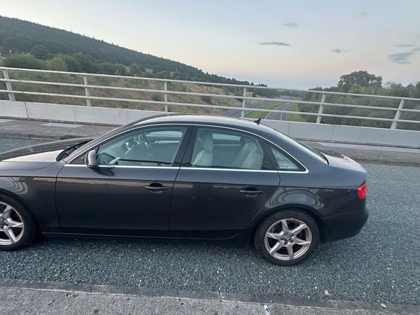 Audi A4 Saloon, Petrol, 2010, Grey