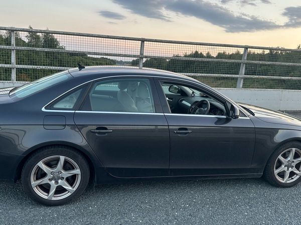 Audi A4 Saloon, Petrol, 2010, Grey