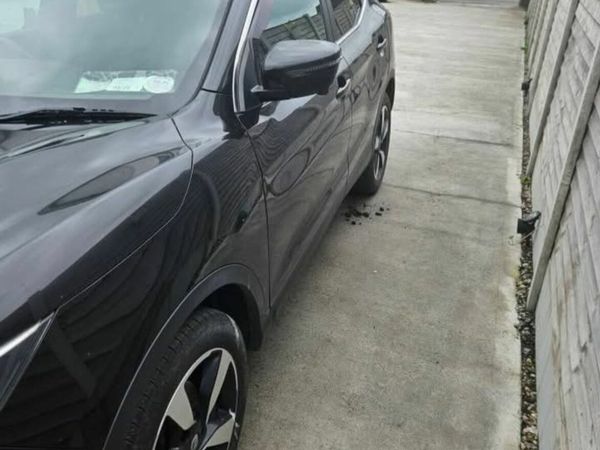 Nissan Qashqai SUV, Diesel, 2017, Black