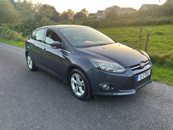 Ford Focus Hatchback, Petrol, 2012, Grey
