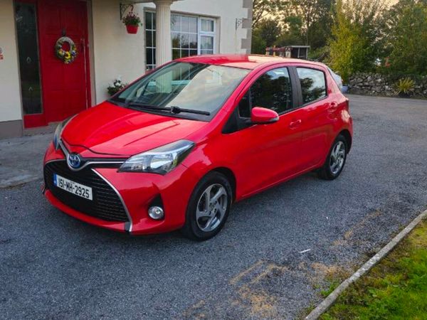 Toyota Yaris Hatchback, Diesel, 2015, Red