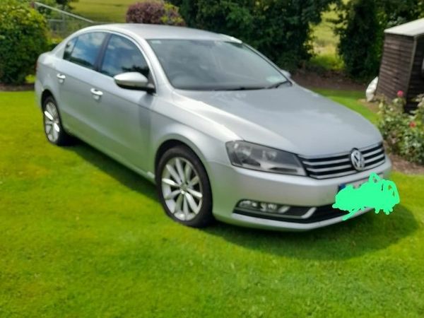 Volkswagen Passat Saloon, Diesel, 2011, Silver