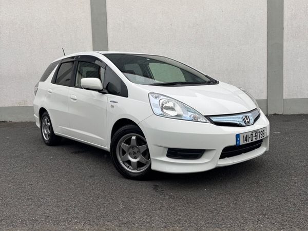 Honda Shuttle Estate, Petrol Hybrid, 2014, White
