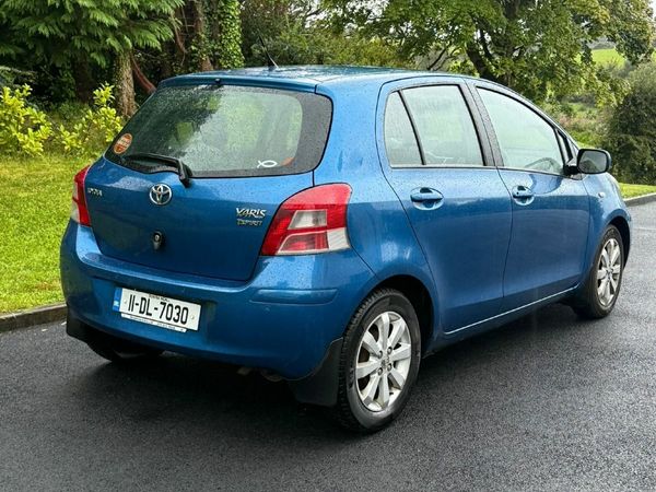 Toyota Yaris Hatchback, Petrol, 2011, Blue