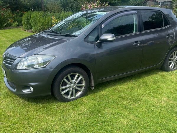 Toyota Auris Hatchback, Diesel, 2012, Grey