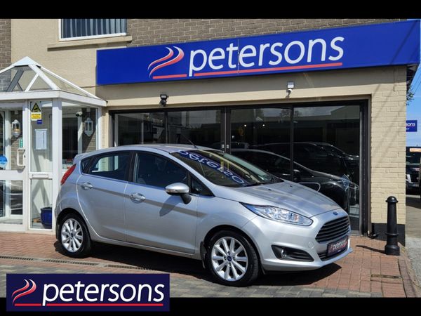 Ford Fiesta Hatchback, Petrol, 2016, Silver