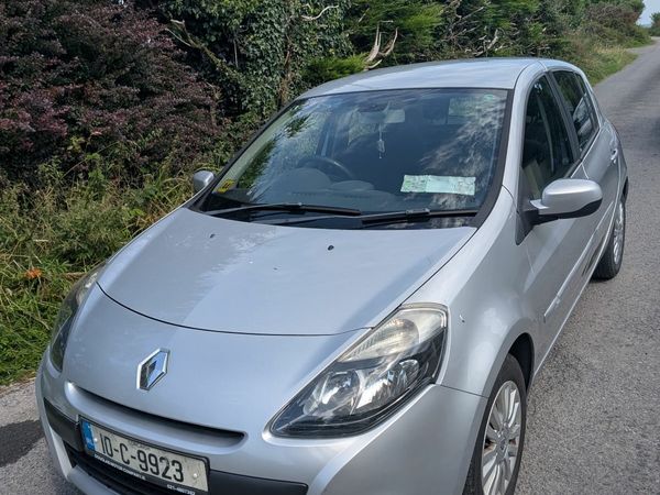 Renault Clio Hatchback, Diesel, 2010, Silver