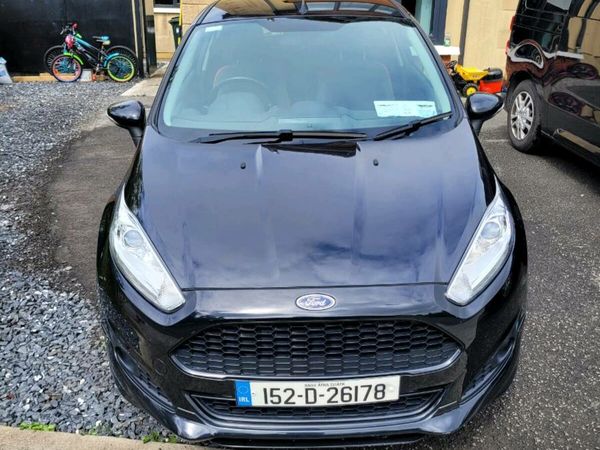 Ford Fiesta Hatchback, Petrol, 2015, Black