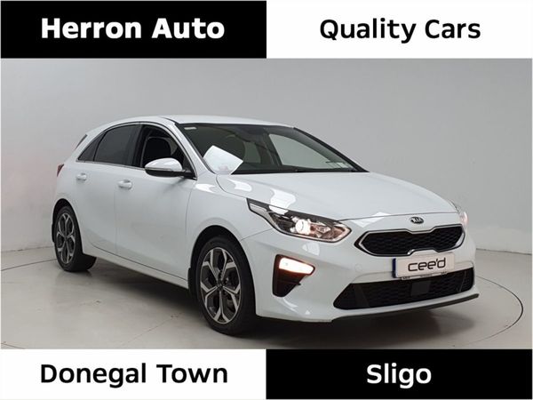 Kia Ceed Hatchback, Petrol, 2019, White
