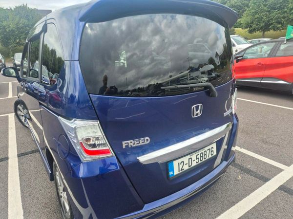 Honda Freed MPV, Petrol Hybrid, 2012, Blue