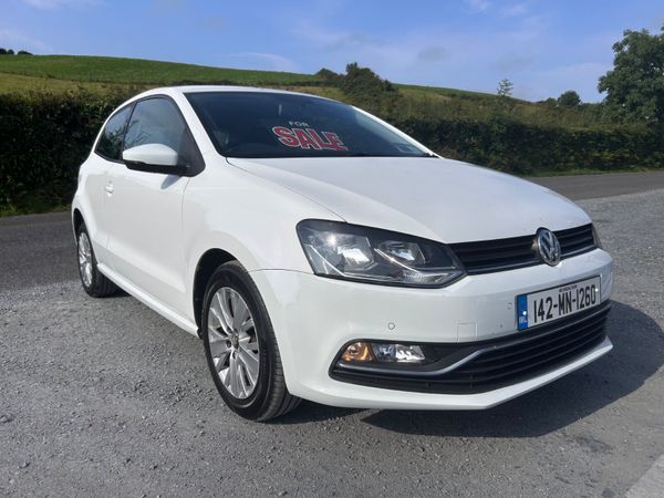 Volkswagen Polo Hatchback, Petrol, 2014, White