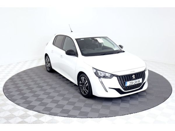 Peugeot 208 Hatchback, Petrol, 2023, White