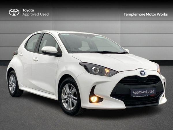 Toyota Yaris Hatchback, Petrol Hybrid, 2022, White