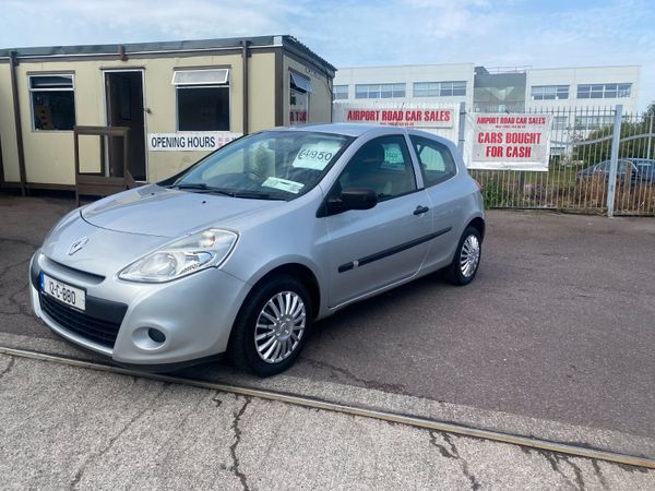 Renault Clio Hatchback, Petrol, 2012, Silver