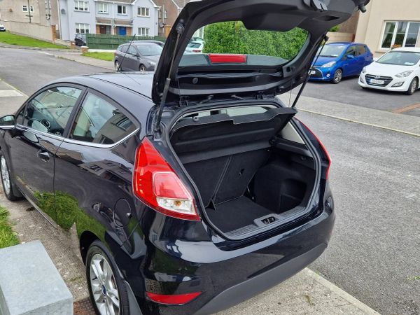 Ford Fiesta Hatchback, Petrol, 2016, Black