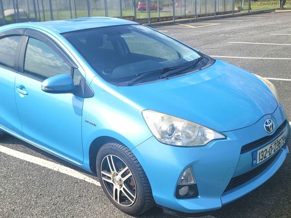 Toyota Aqua Hatchback, Petrol Hybrid, 2013, Blue