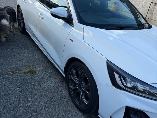Ford Focus Hatchback, Diesel, 2022, White