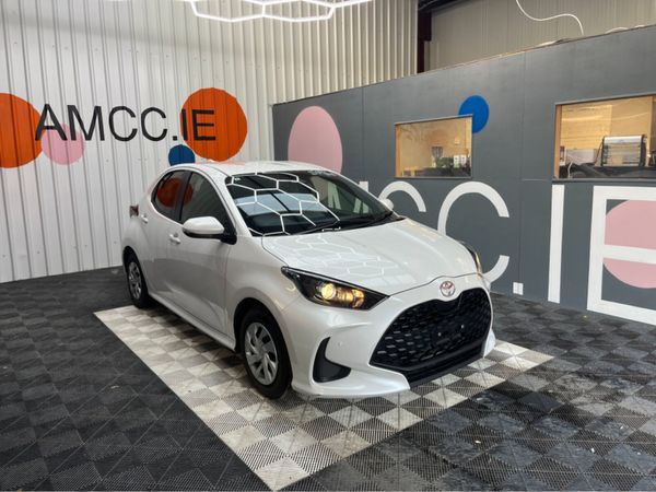 Toyota Yaris Hatchback, Petrol, 2024, White