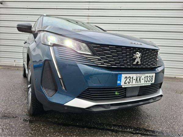Peugeot 5008 MPV, Diesel, 2023, Blue