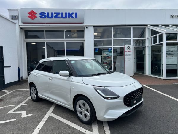 Suzuki Swift Hatchback, Petrol Hybrid, 2025, White