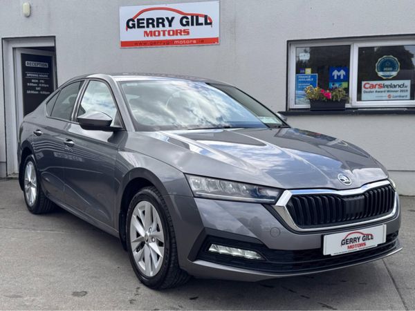 Skoda Octavia Saloon, Diesel, 2022, Grey